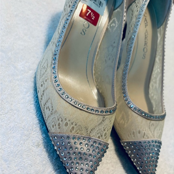 Caparros Shoes - Brand New Stylish Heels By CAPARROS - Size 7.5 - Heel Height 2.5 Inches - box 6